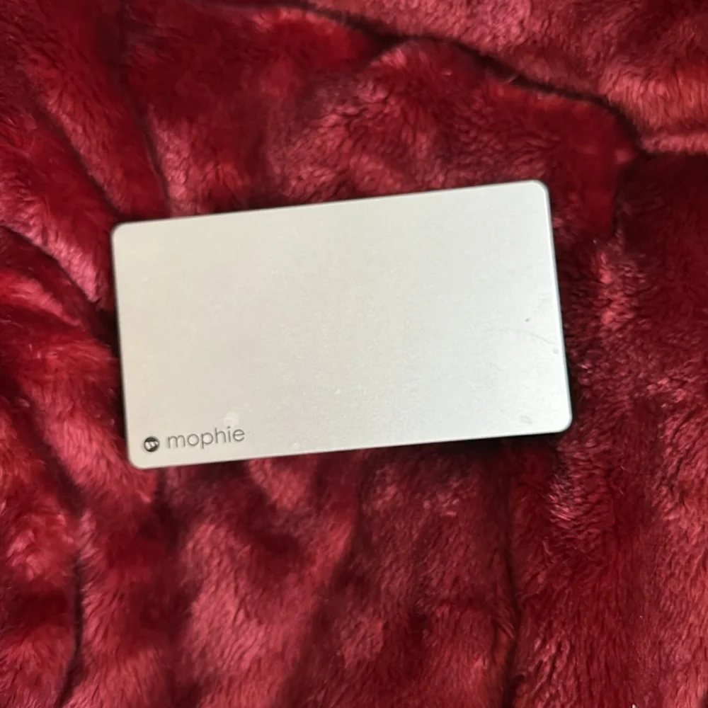 Mophie // portable charger silver - black